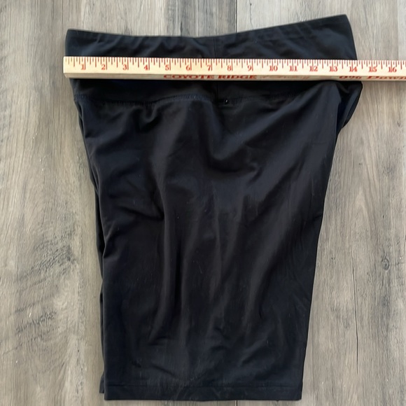 Women’s American Eagle Large Black Bike Shorts super soft in good condition - Picture 5 of 10